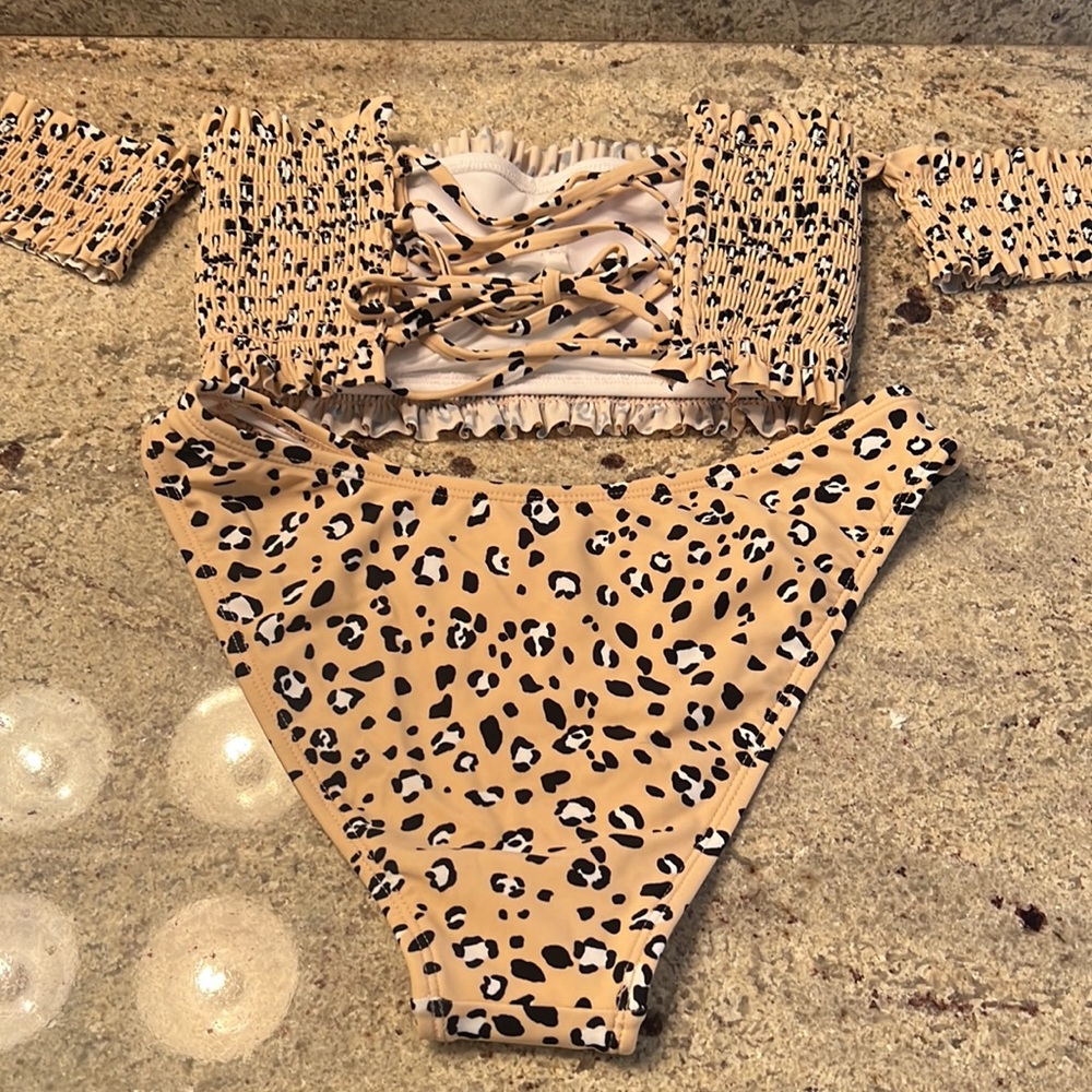 Leopard Bikini - Picture 4 of 6